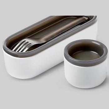Pot à sauce et plat intérieur